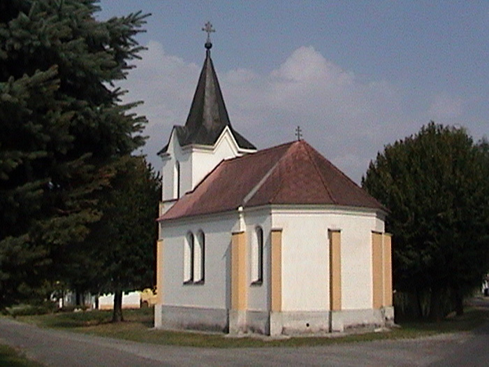 Kaplička ve Zlukově